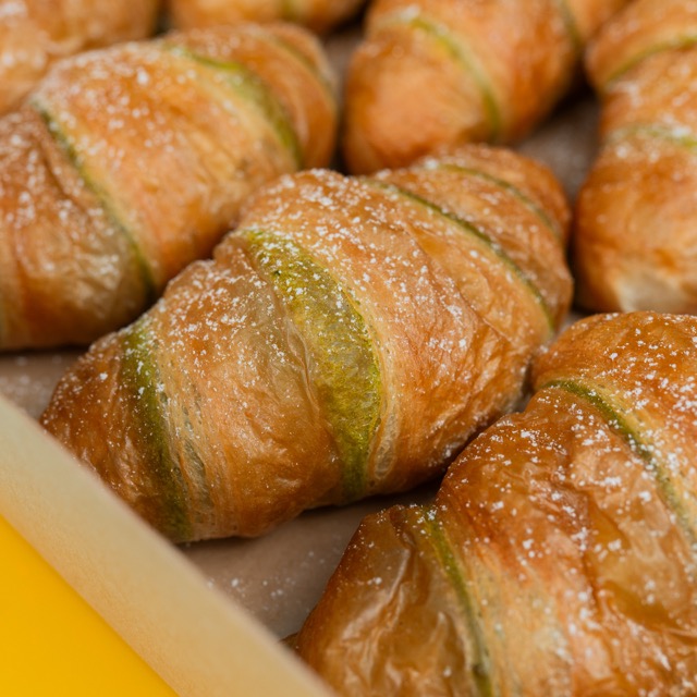 18. Pistazien Croissant Box (3 von 3)